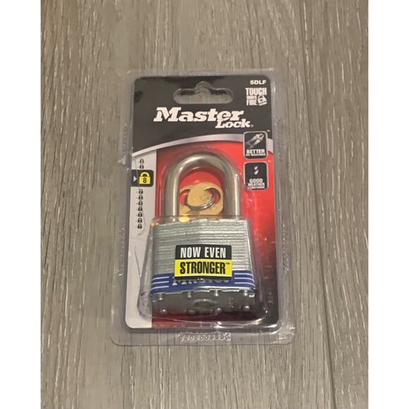 Master Lock Shackle 1 1/2" Key Padlock - Picture 1 of 1